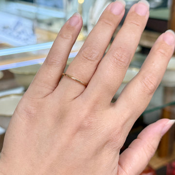 Vintage 1983 Gold Band Ring 18k Yellow Gold - Jacob's Diamond and Estate Jewelry