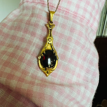 R. W. Edwards Victorian Garnet Yellow Gold Pendant Necklace