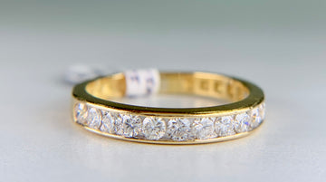 1990's Round Brilliant Diamond Band Ring 18k Yellow Gold