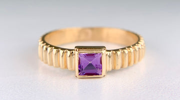 1980's Ribbed Gold Amethyst Band Ring 14k Yellow Gold