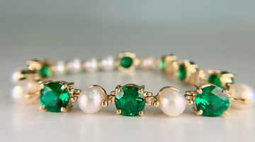 Vintage 1960's Pearl and Lab Grown Green Stone Bracelet 13-14k