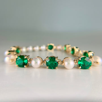 Vintage 1960's Pearl and Lab Grown Green Stone Bracelet 13-14k