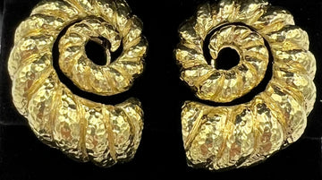 David Webb Nautilus Hammered Yellow Gold Clip On Earrings