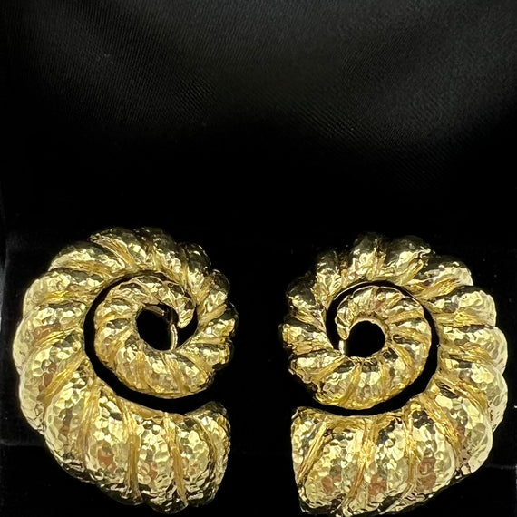 David Webb Nautilus Hammered Yellow Gold Clip On Earrings