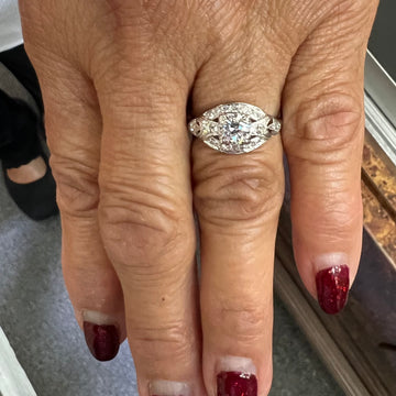 1930s Art Deco Diamond Platinum Engagement Ring