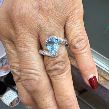 Chanel Aquamarine Diamond Comete Star 18k White Gold Ring - Jacob's Diamond and Estate Jewelry