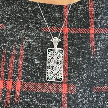 1930s Art Deco Filigree Diamond 14k White Gold Pendant Necklace
