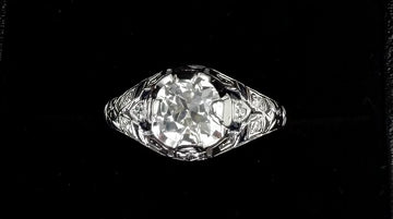Art Deco 1 Carat TW Diamond 18k White Gold Engagement Ring Circa 1925