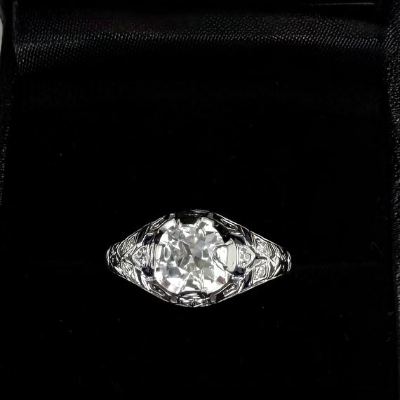Art Deco 1 Carat TW Diamond 18k White Gold Engagement Ring Circa 1925