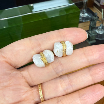 Vintage William Ruser Freshwater Pearl Cufflinks 18k Yellow Gold - Jacob's Diamond and Estate Jewelry